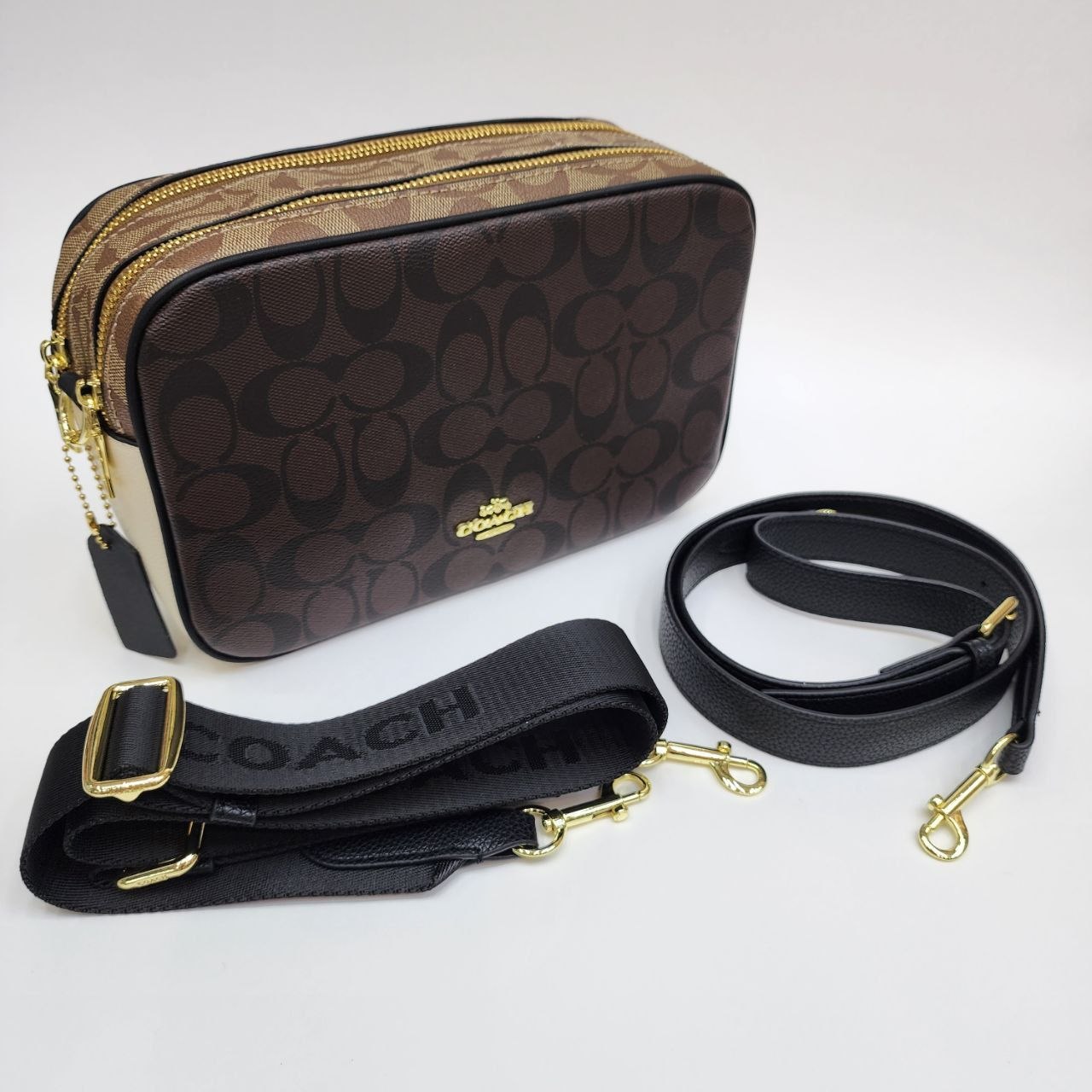 COACH 
Цена: 3400 сом
Размер: 25×16×8 5 см
Артикул: 195...