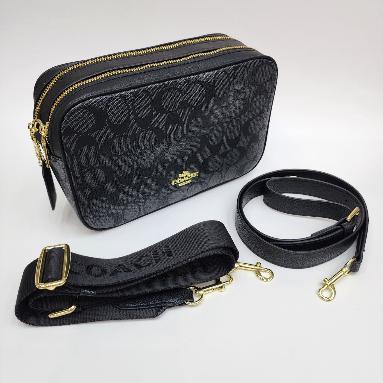 COACH 
Цена: 3400 сом
Размер: 25×16×8 5 см
Артикул: 195...