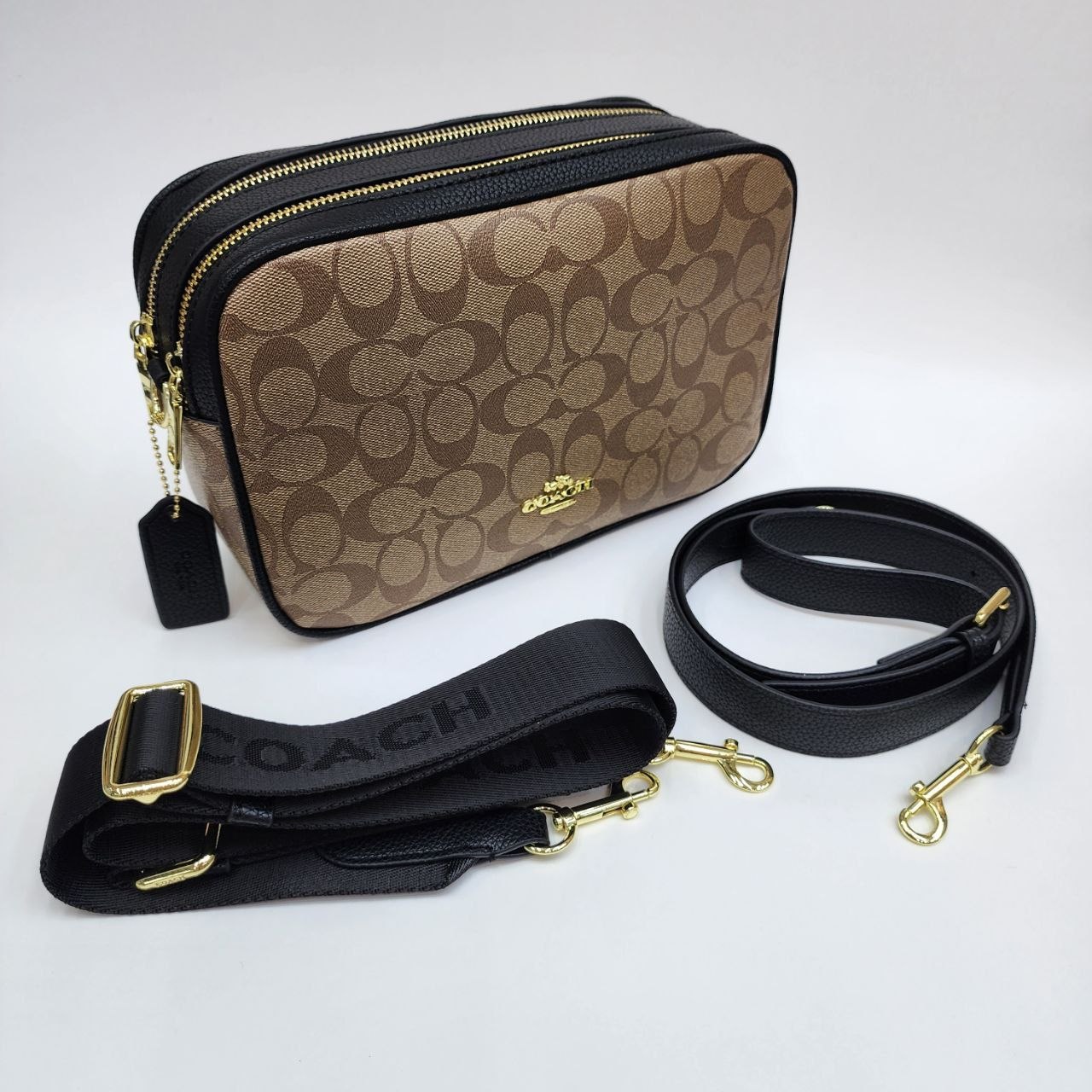 COACH 
Цена: 3400 сом
Размер: 25×16×8 5 см
Артикул: 195...