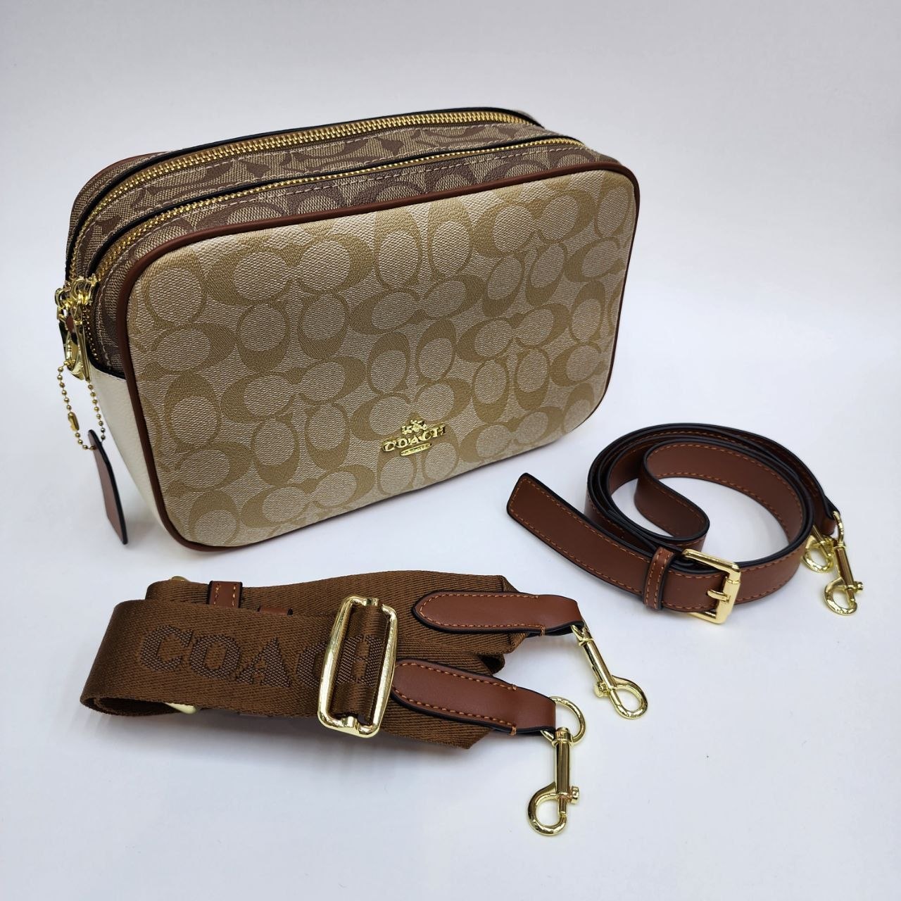 COACH 
Цена: 3400 сом
Размер: 25×16×8 5 см
Артикул: 195...