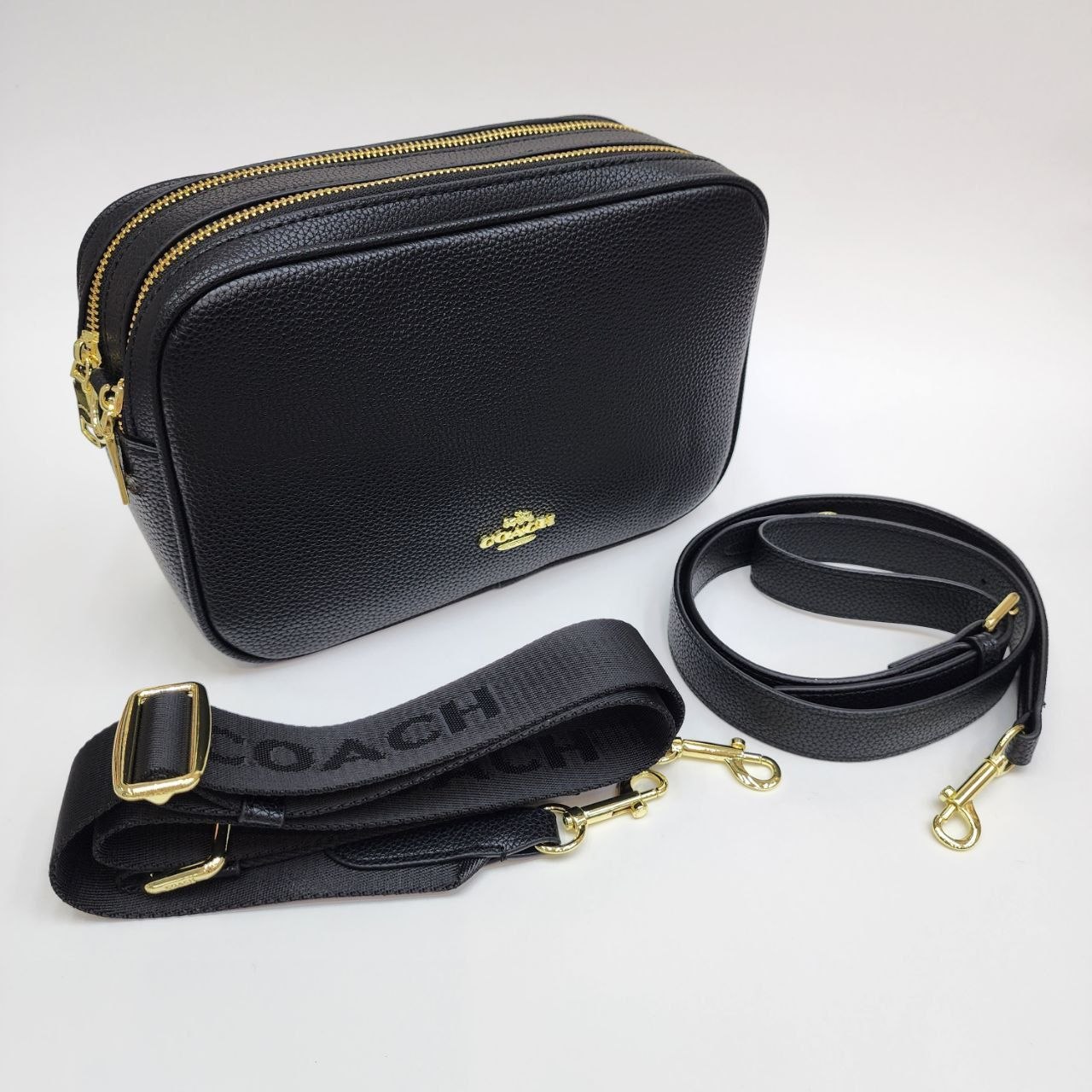 COACH 
Цена: 3400 сом
Размер: 25×16×8 5 см
Артикул: 195...