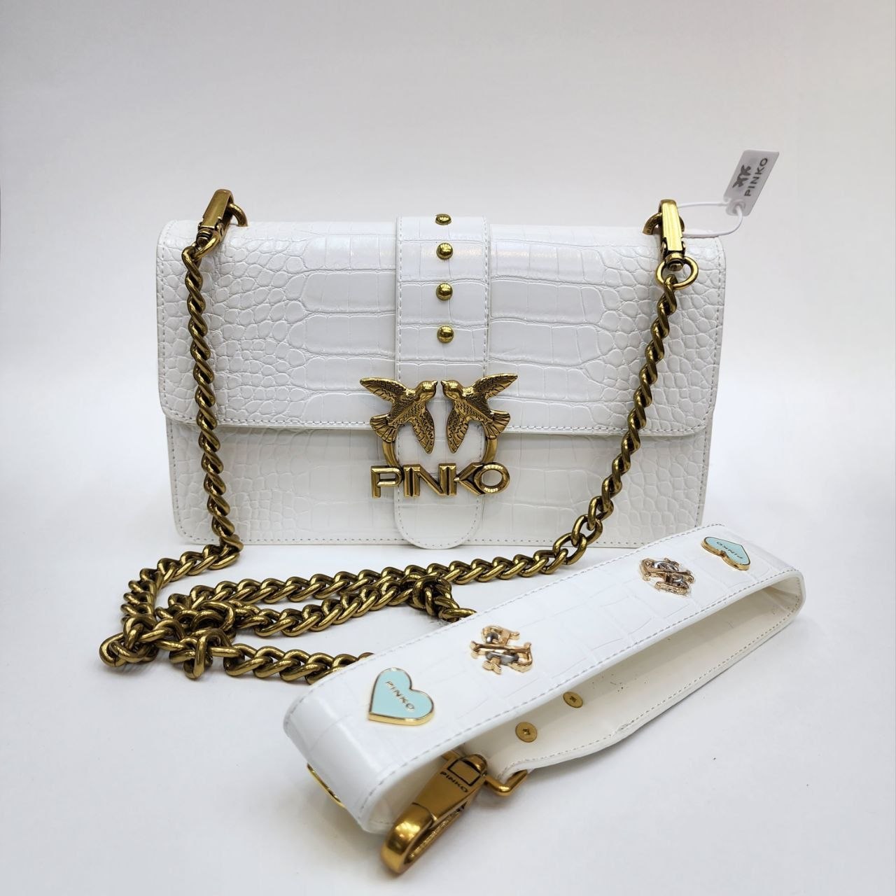 PINKO 
Цена: 2600 сом
Размер: 27×16×8 см
Артикул:
Преми...
