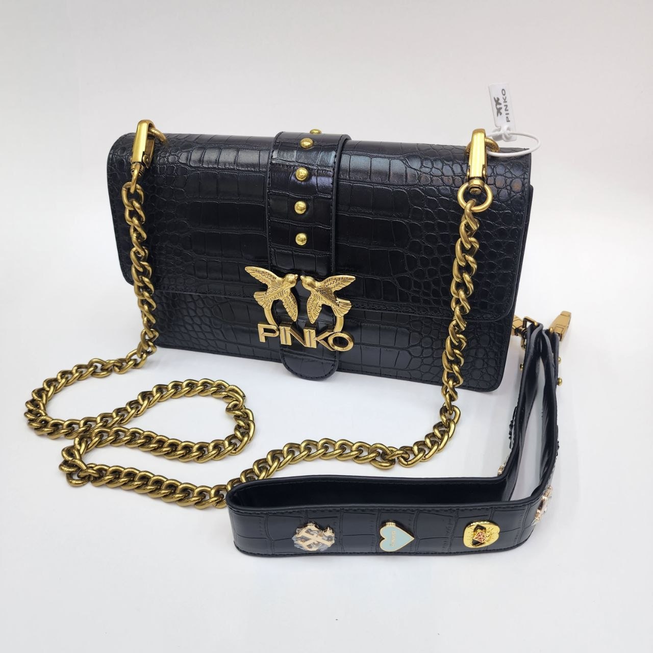 PINKO 
Цена: 2600 сом
Размер: 27×16×8 см
Артикул:
Преми...