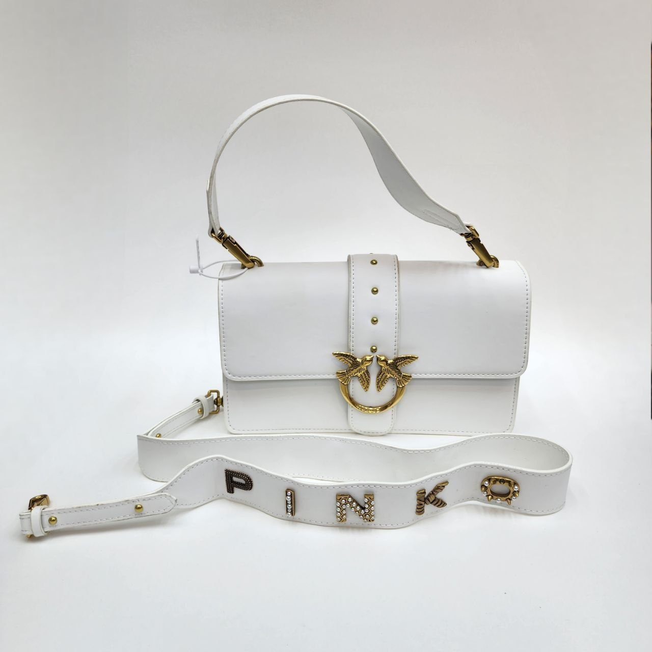 PINKO 
Цена: 2600 сом
Размер: 27×16×8 см
Артикул:
Преми...