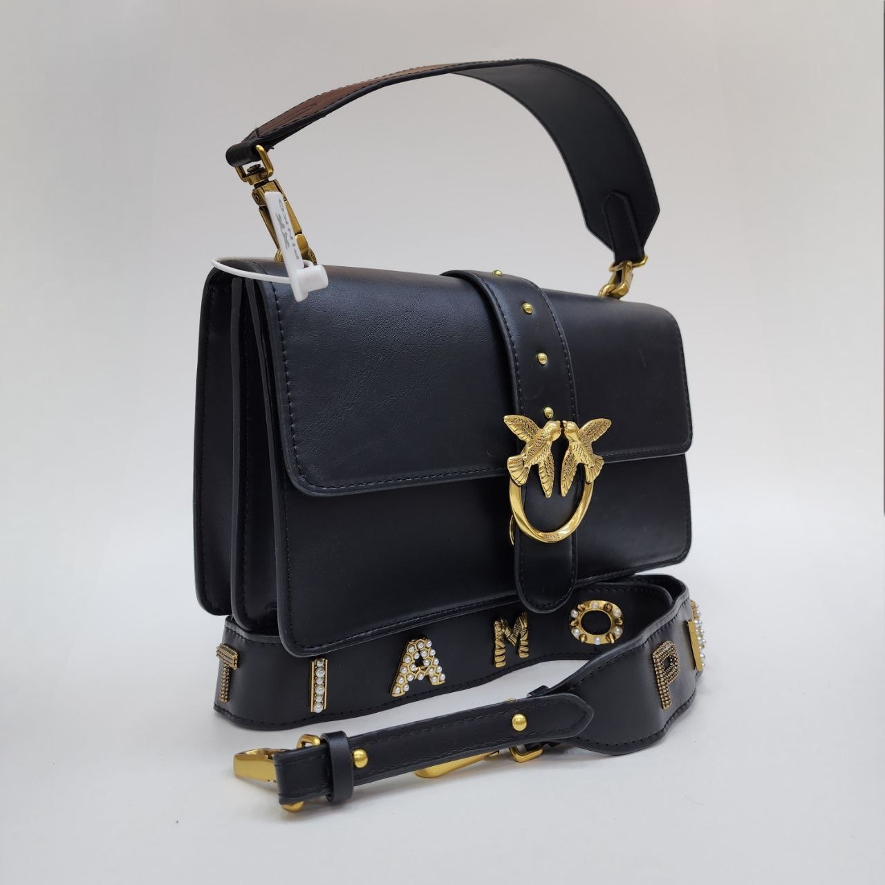 PINKO 
Цена: 2600 сом
Размер: 27×16×8 см
Артикул:
Преми...