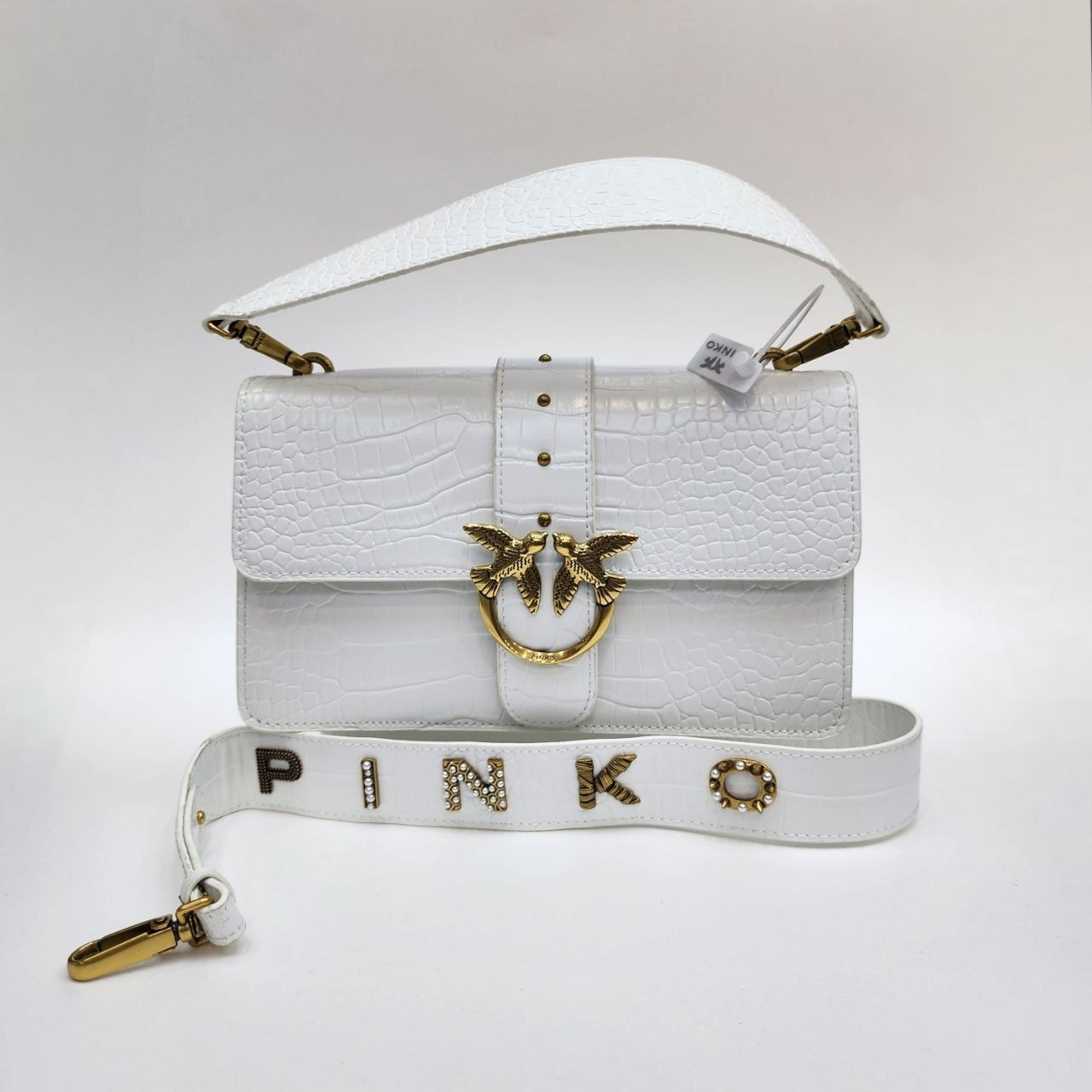 PINKO 
Цена: 2600 сом
Размер: 27×16×8 см
Артикул:
Преми...