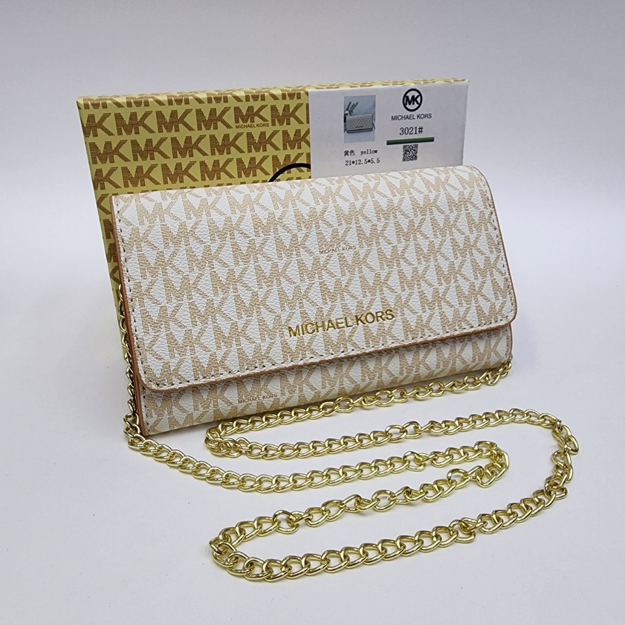 Бренд: Michael Kors 
Цена: 1500 сом
Размер: 21×12×5 см
...