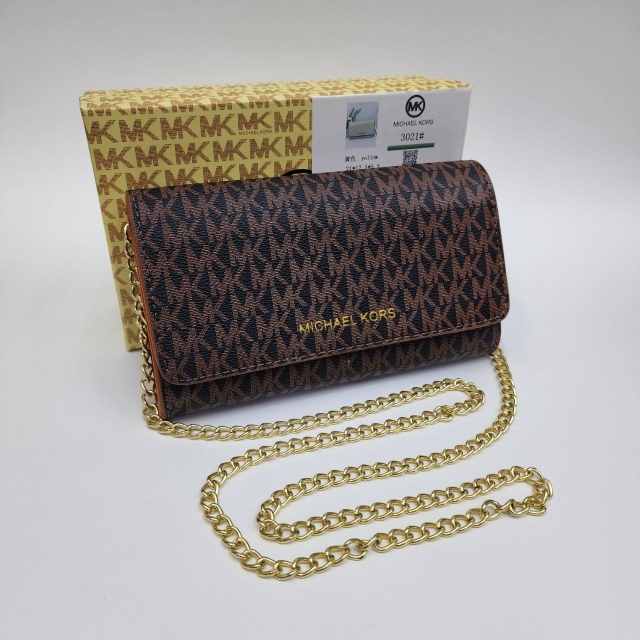 Бренд: Michael Kors 
Цена: 1500 сом
Размер: 21×12×5 см
...