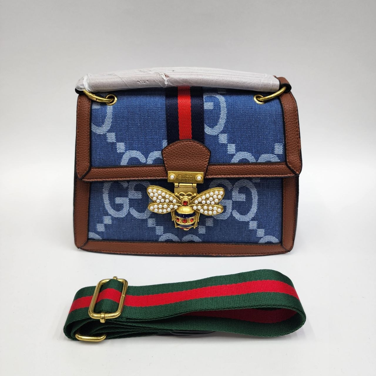 Бренд: GUCCI 
Цена: 1600 сом
Размер: 25×18×11 см
Артику...