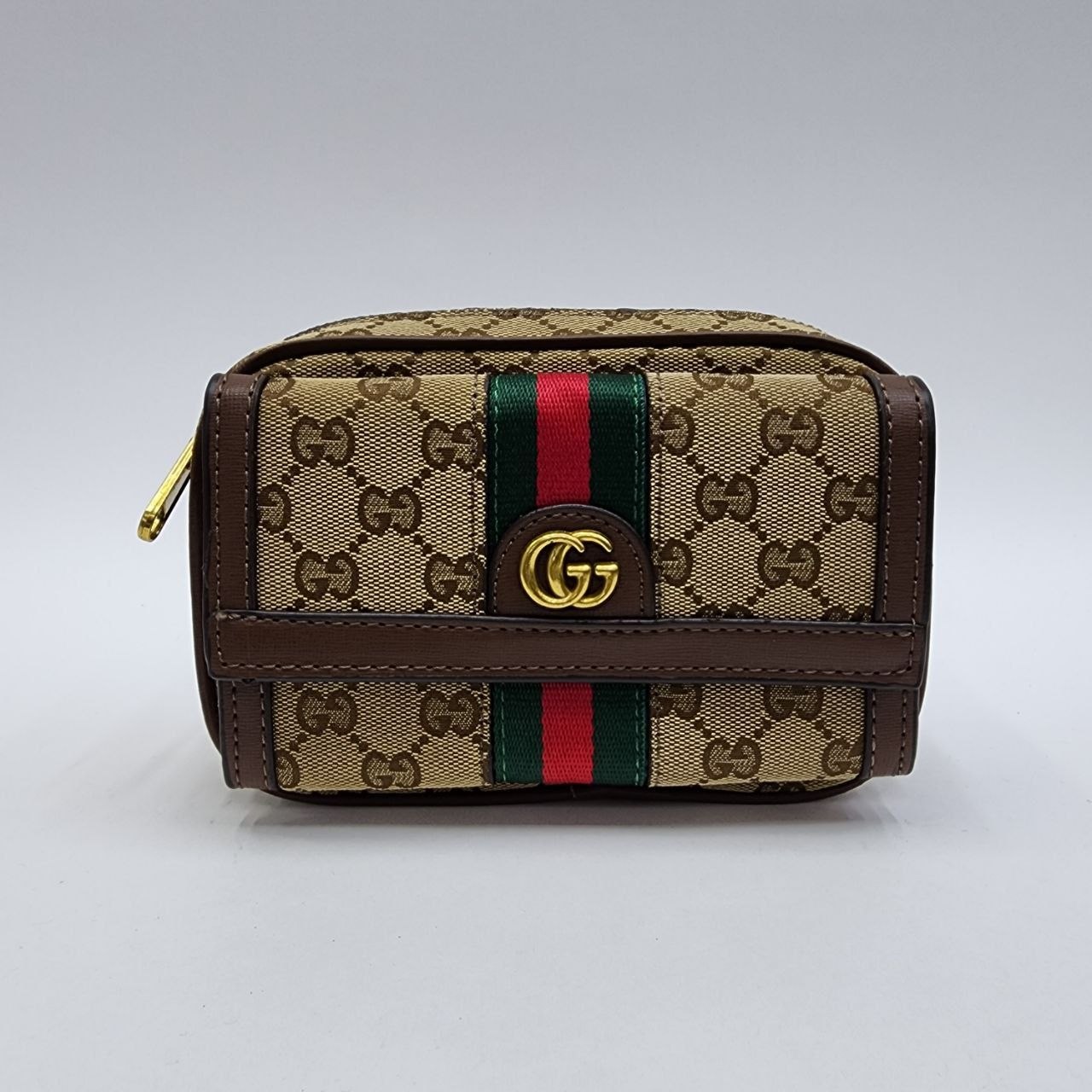 Бренд: GUCCI 
Цена: 2100 сом
Размер: 21×13×7 см
Артикул...