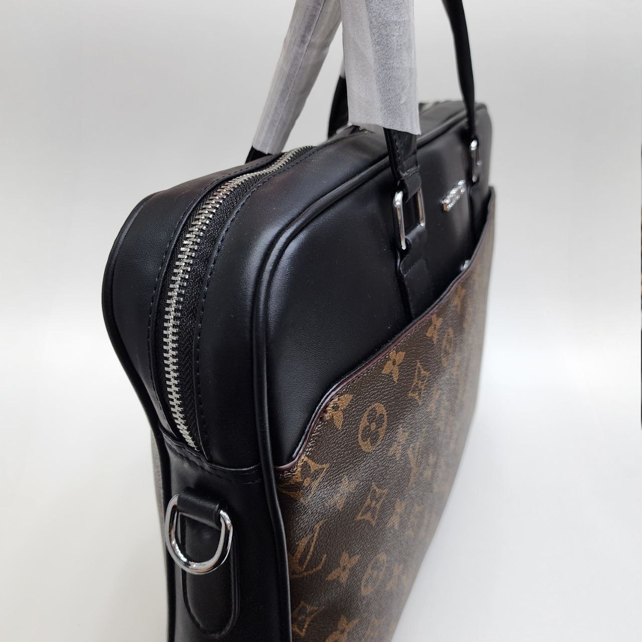Бренд: LV LOUIS VUITTON 
Цена: 2200 сом
Размер: 40×29×7...