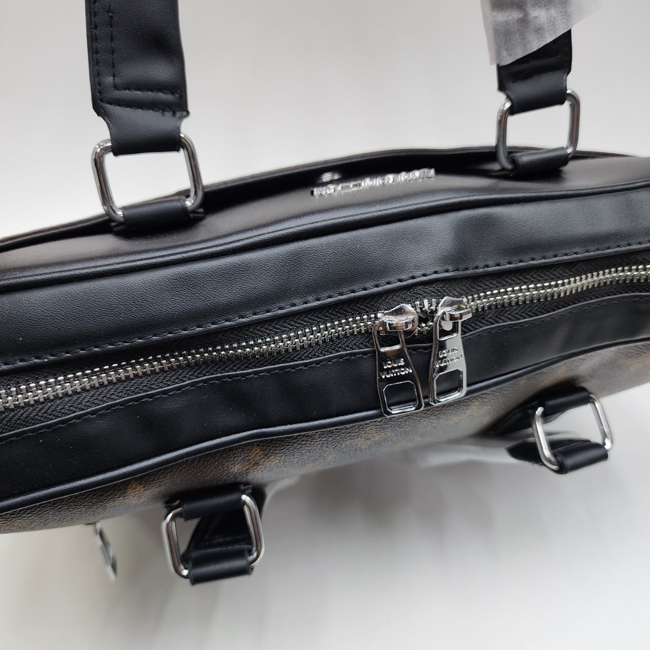 Бренд: LV LOUIS VUITTON 
Цена: 2200 сом
Размер: 40×29×7...