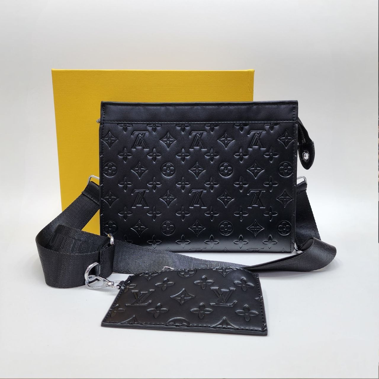 Бренд: LV LOUIS VUITTON барсетка клатч
Цена: 1900 сом 
...