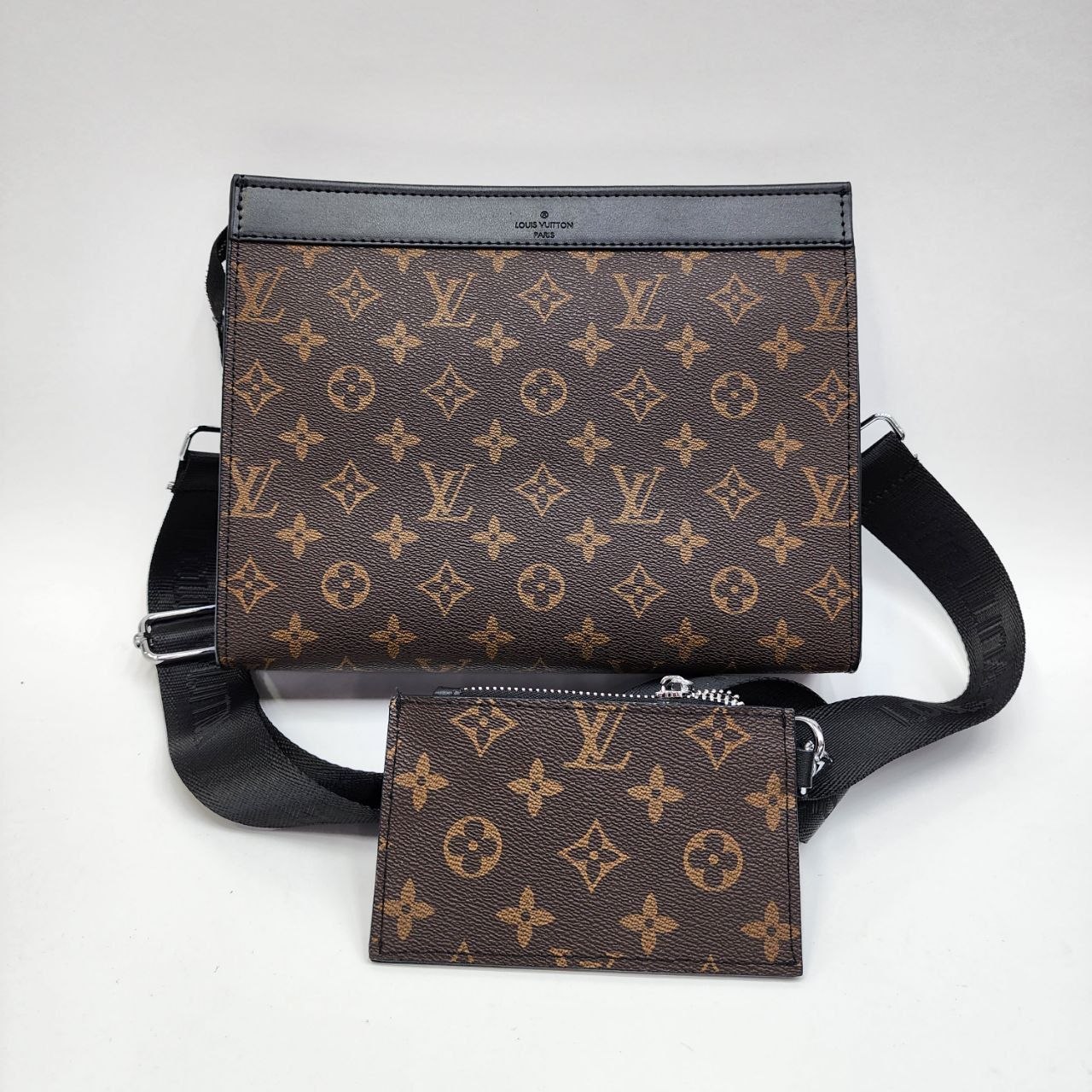 Бренд: LV LOUIS VUITTON барсетка клатч
Цена: 1900 сом 
...