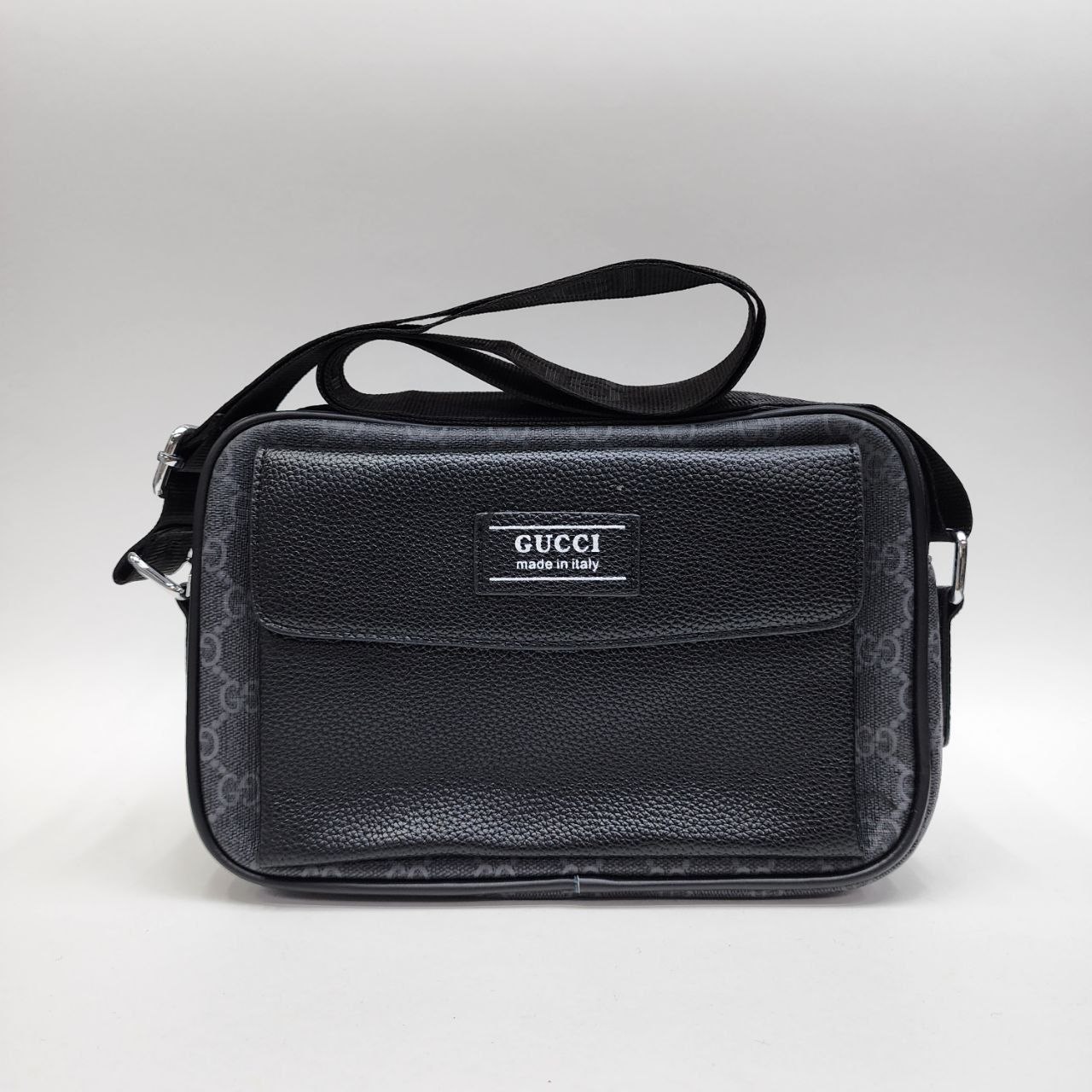 Бренд: GUCCI барсетка 
Цена: 1800 сом
Размер: 25,5×17×9...