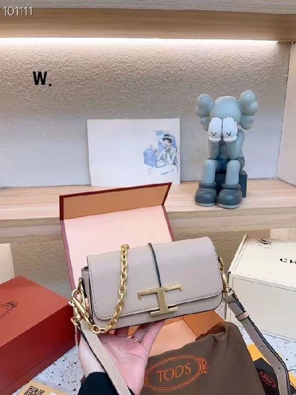 Цена: 3400 сом
TOD'S кожа
Премиум качество 
С магн...