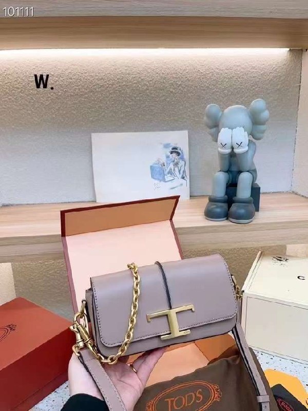 Цена: 3400 сом
TOD'S кожа
Премиум качество 
С магн...