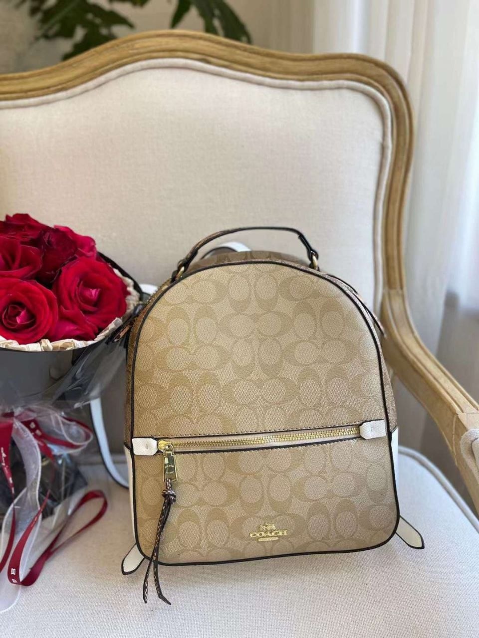 COACH Рюкзак 
Цена: 3200 сом
Артикул: 68010
Размер: 26 ...