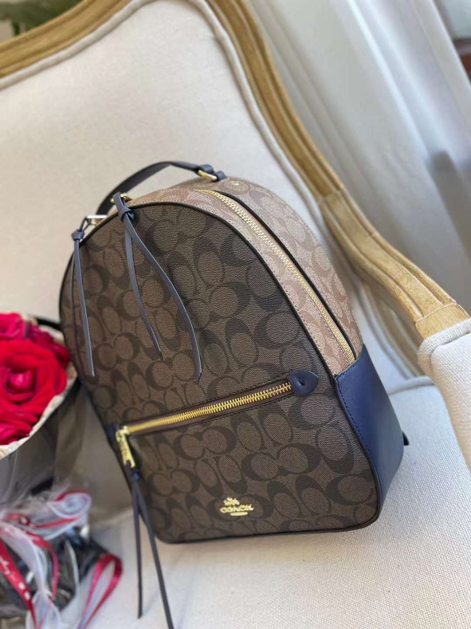 COACH Рюкзак 
Цена: 3200 сом
Артикул: 68010
Размер: 26 ...