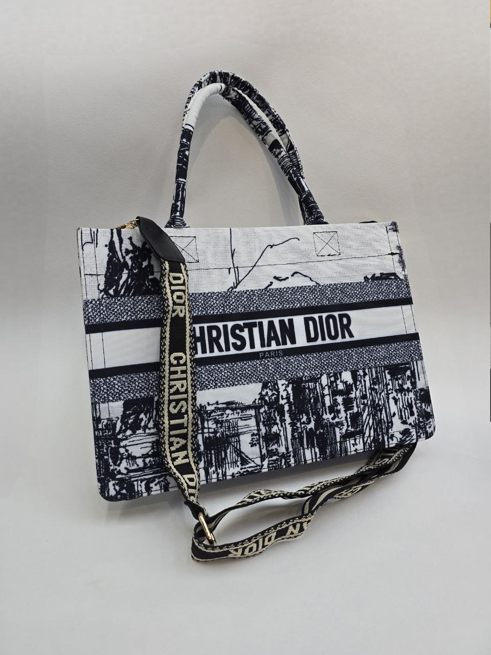 Бренд: DIOR шоппер
Цена: 1600 сом
Размер: 36×9×25 см
Ар...