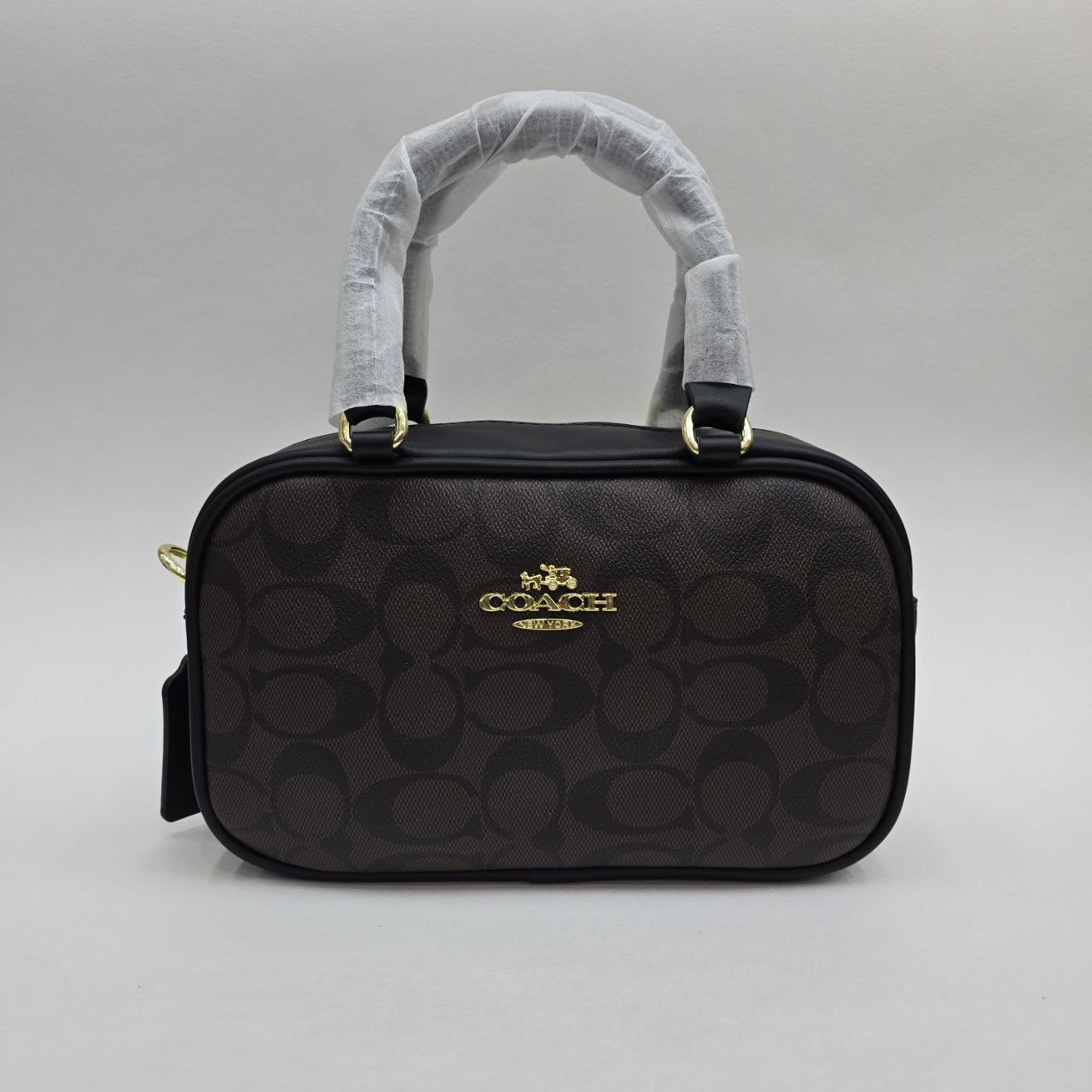 Бренд: COACH 
Цена: 1600 сом
Размер: 22×8×13 см
Артикул...
