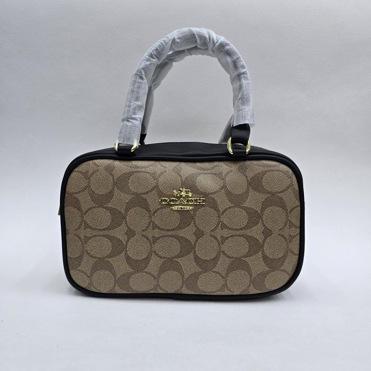 Бренд: COACH 
Цена: 1600 сом
Размер: 22×8×13 см
Артикул...