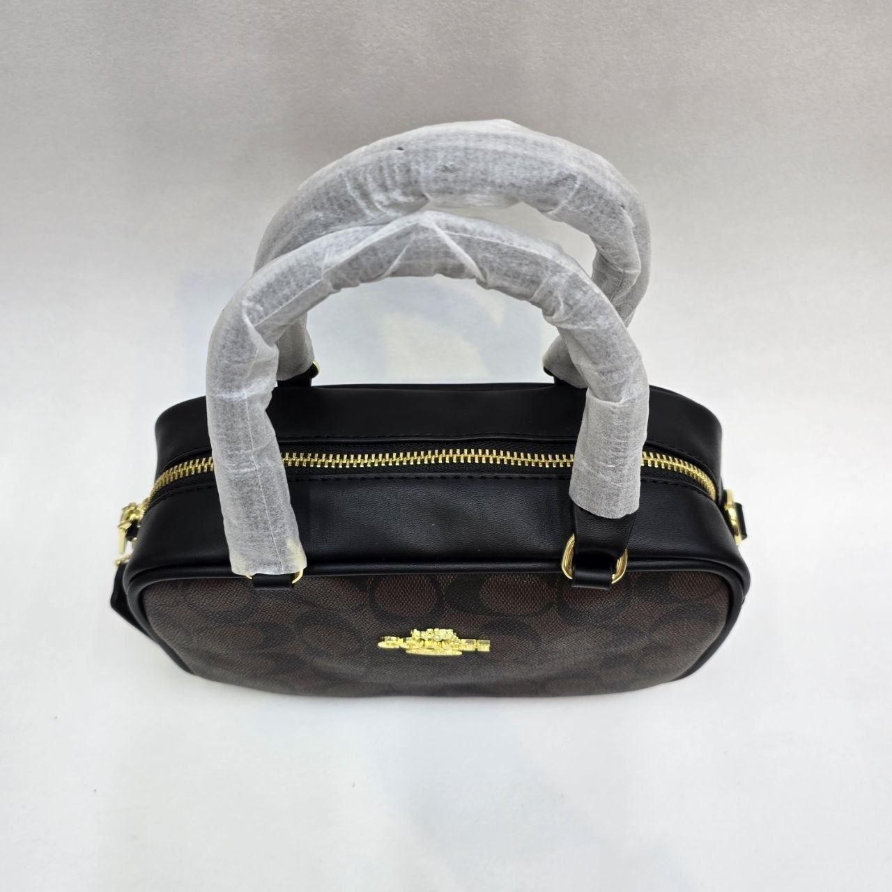 Бренд: COACH 
Цена: 1600 сом
Размер: 22×8×13 см
Артикул...