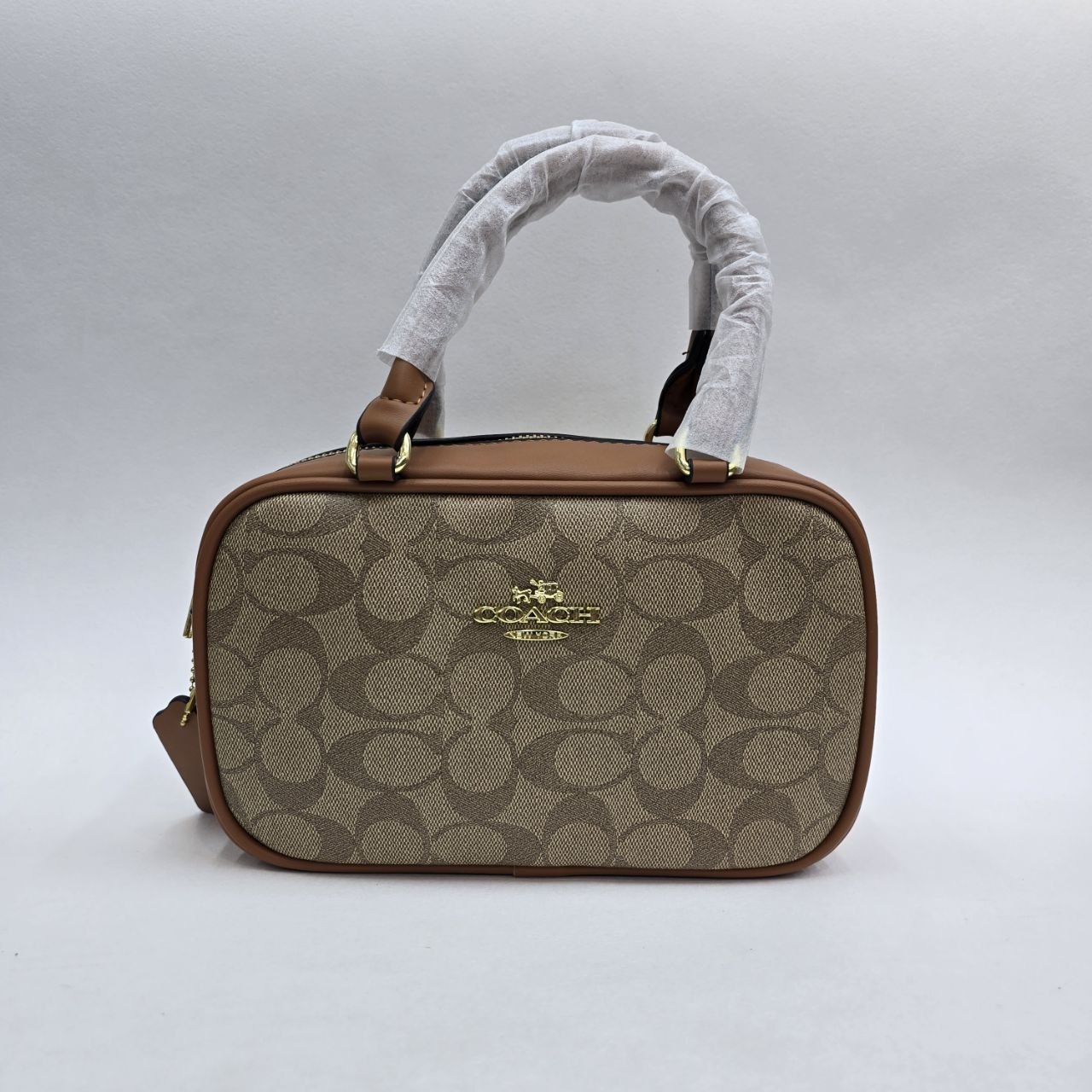 Бренд: COACH 
Цена: 1600 сом
Размер: 22×8×13 см
Артикул...