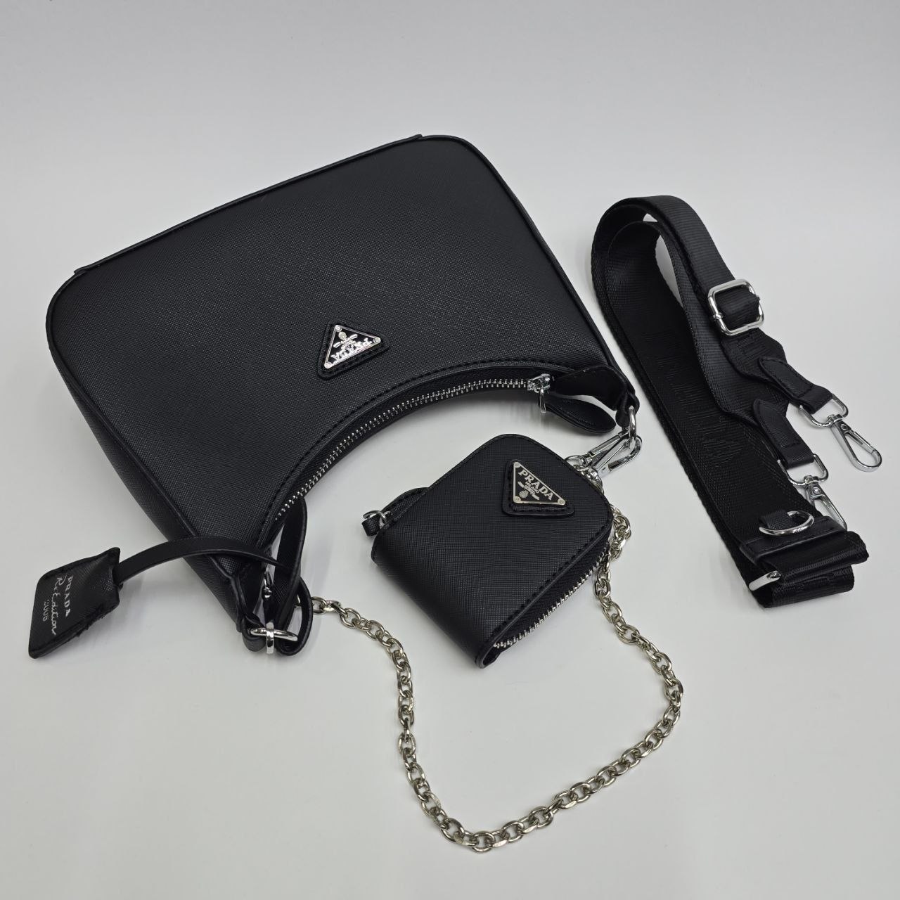 Бренд: PRADA...