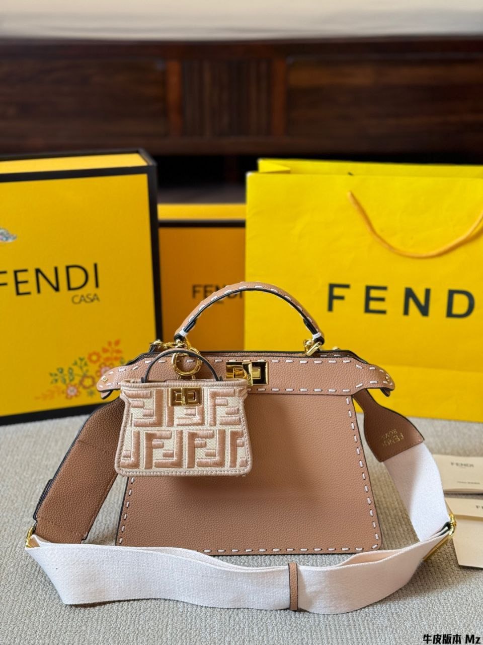 FENDI 
Цена:...