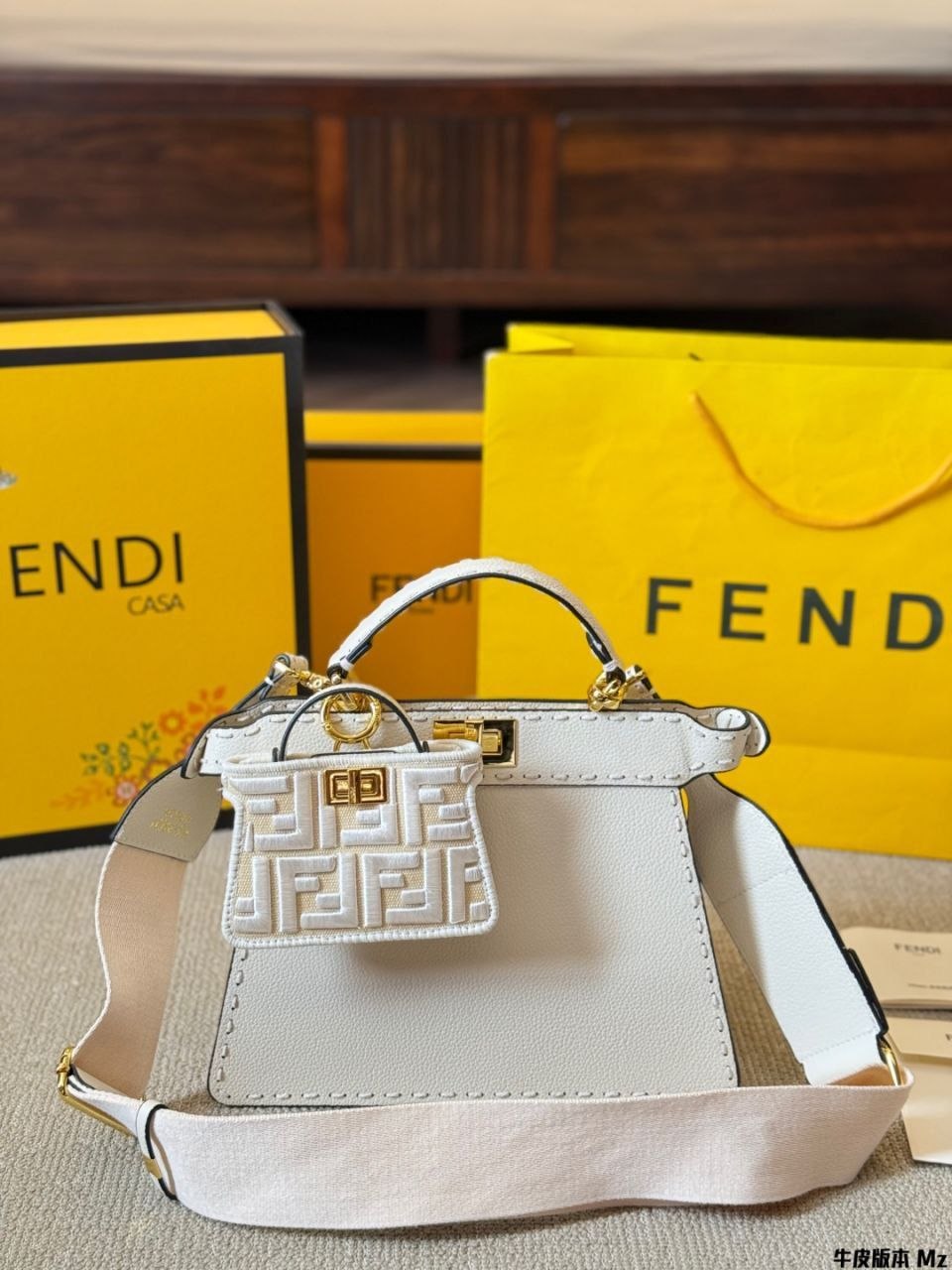 FENDI 
Цена:...
