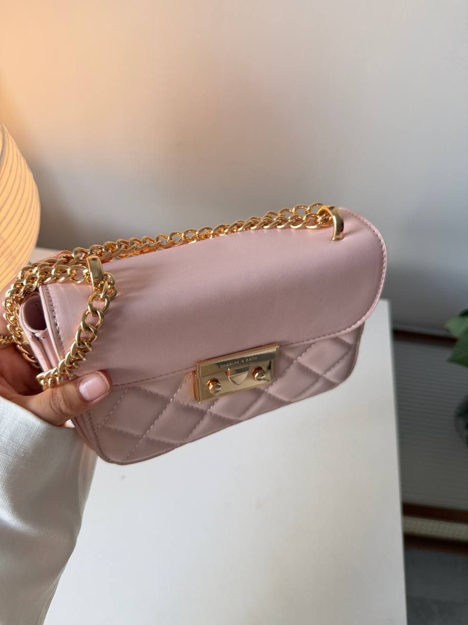 CHARLES&KEITH