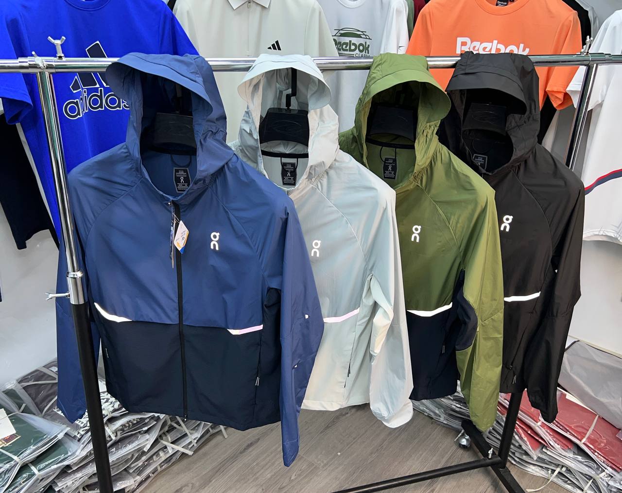 По многочисленным просьбам завезли повтор люкс копии 1в...