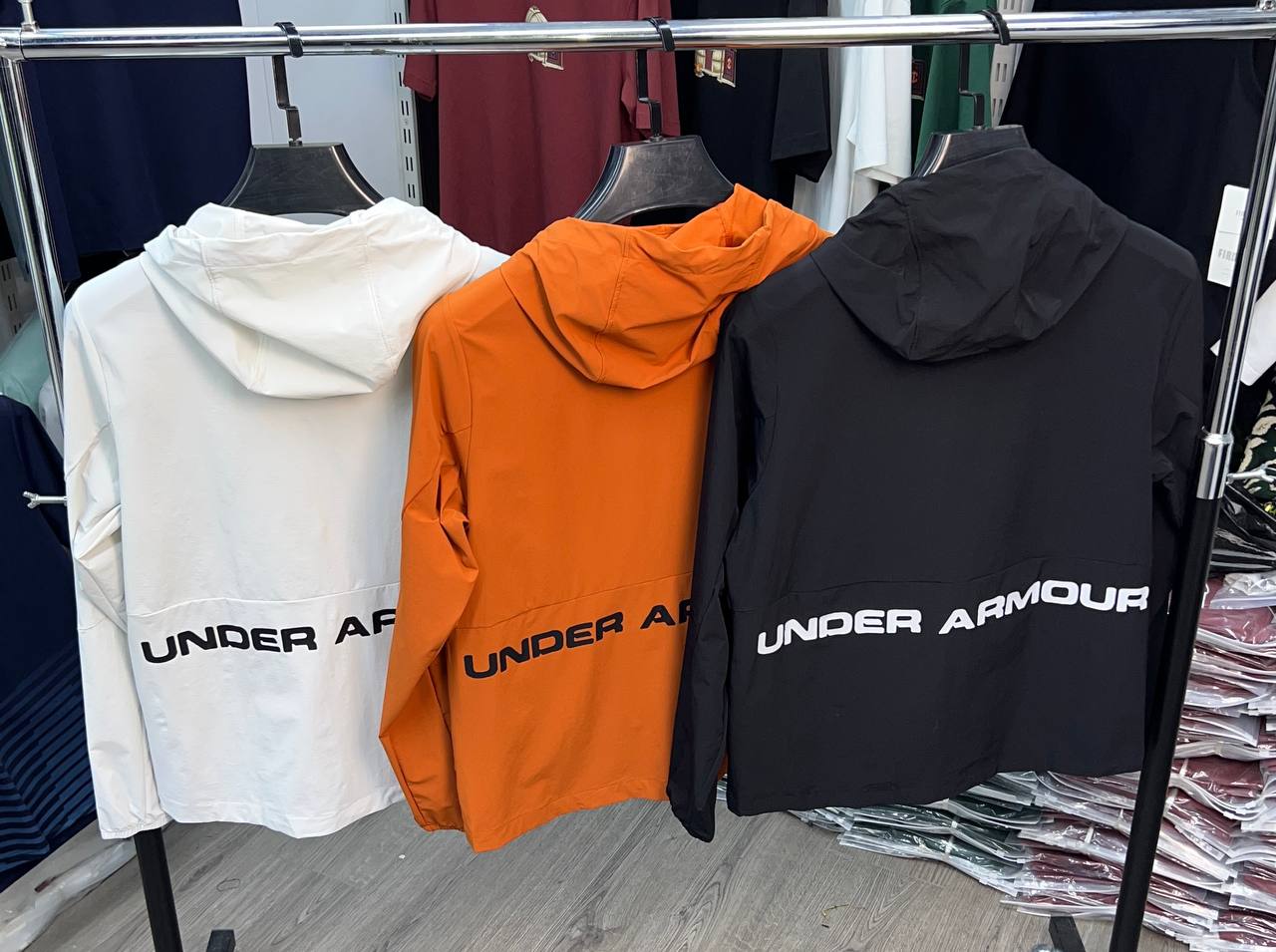 Стойка ворот : от UNDER ARMOUR ☑️
Ткань: эластичный ваф...