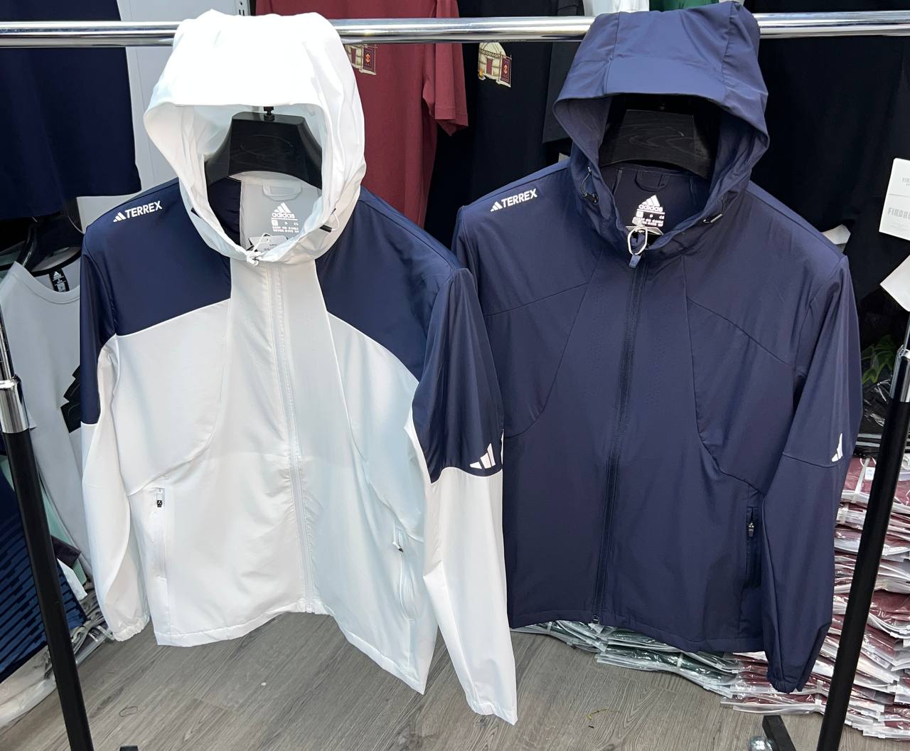 Стойка ворот : от UNDER ARMOUR ☑️
Ткань: эластичный ваф...