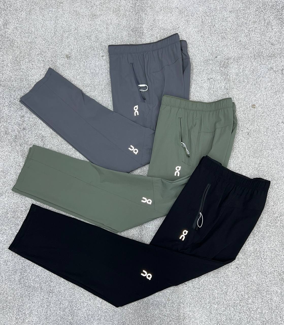 Стойка ворот : от UNDER ARMOUR ☑️
Ткань: эластичный ваф...