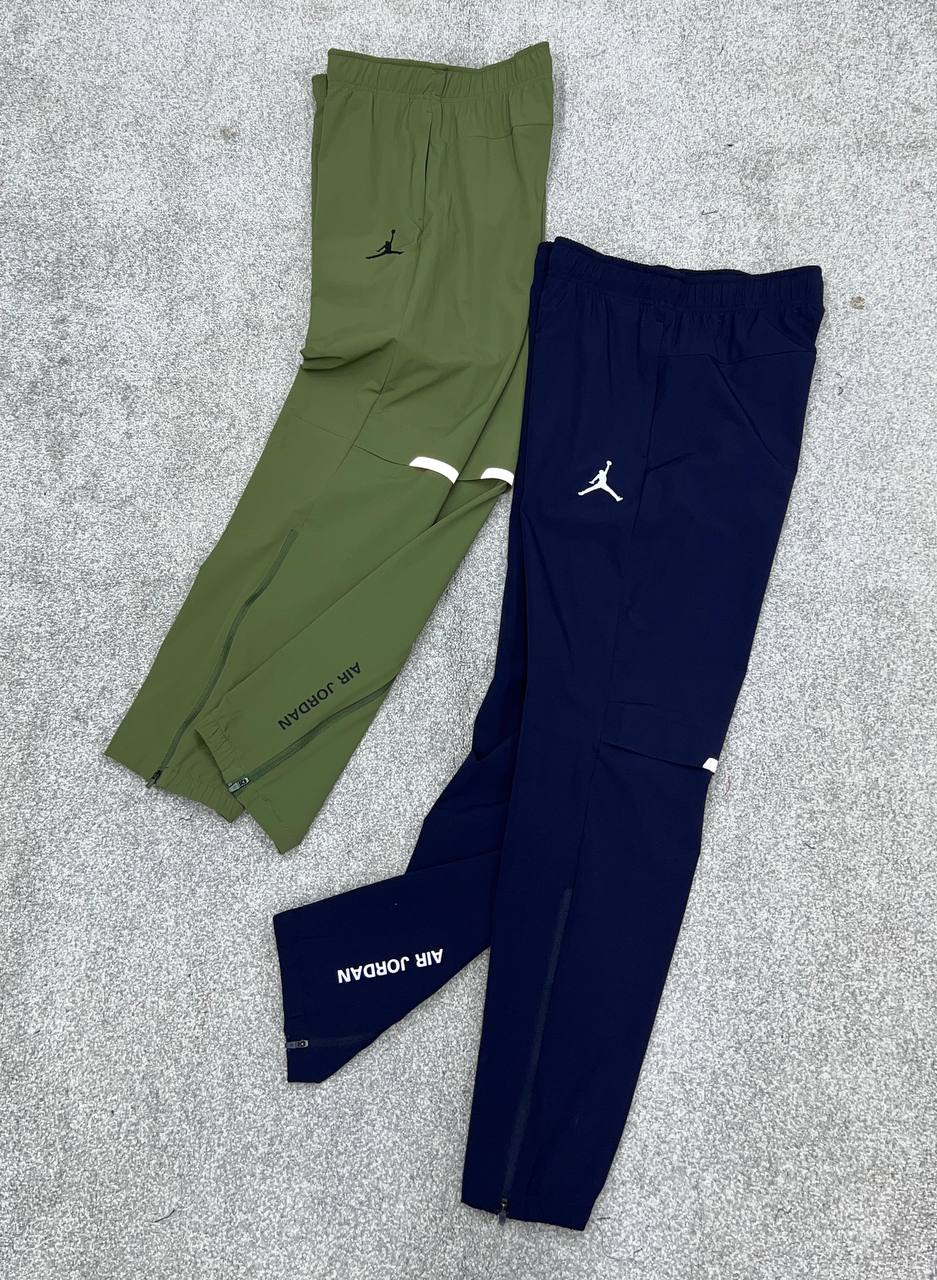 Стойка ворот : от UNDER ARMOUR ☑️
Ткань: эластичный ваф...