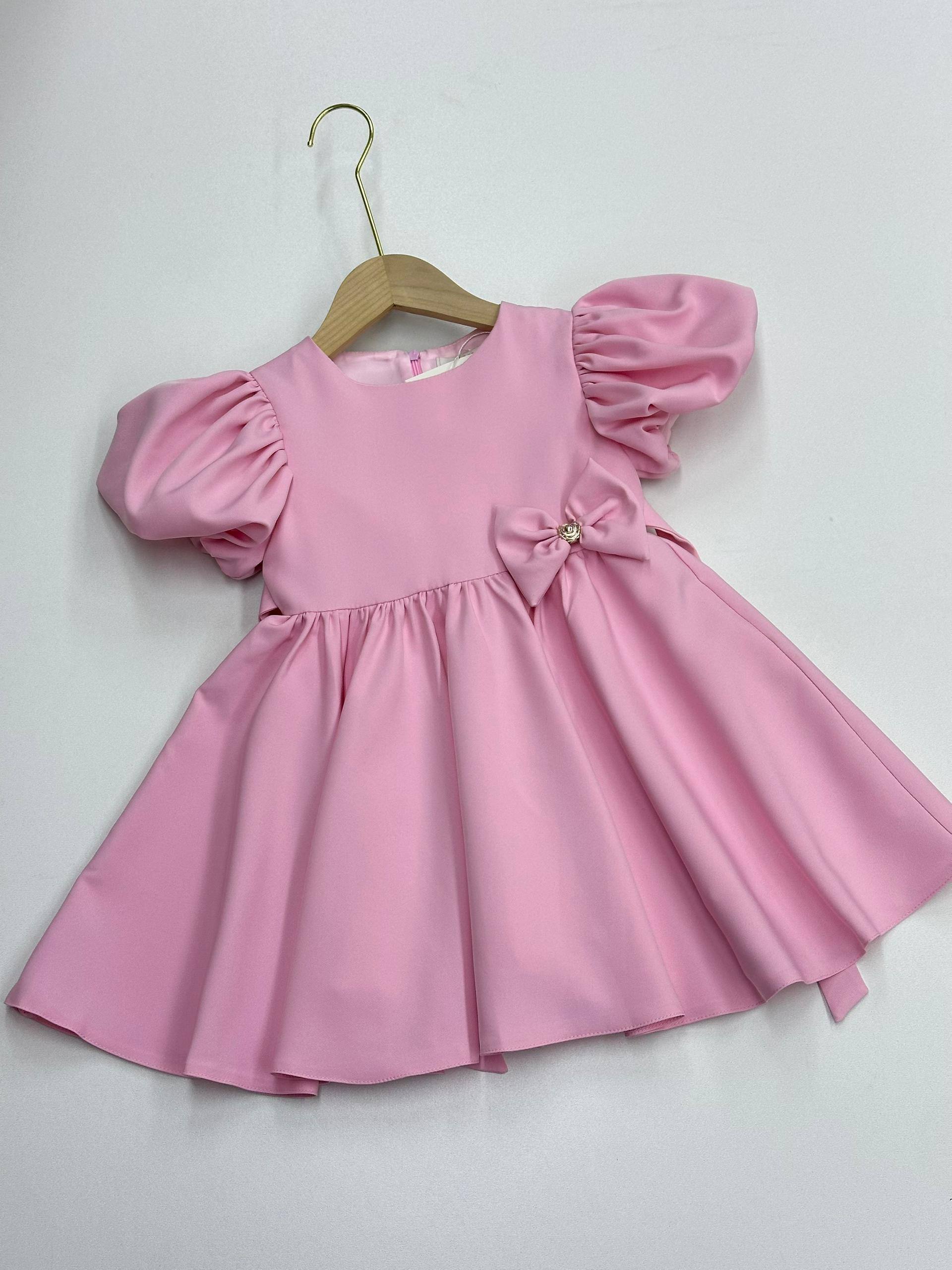 НАРЯДНЫЕ ПЛАТЬЯ С БАНТИКОМ 🎀 
Красивые и элегантные пла...