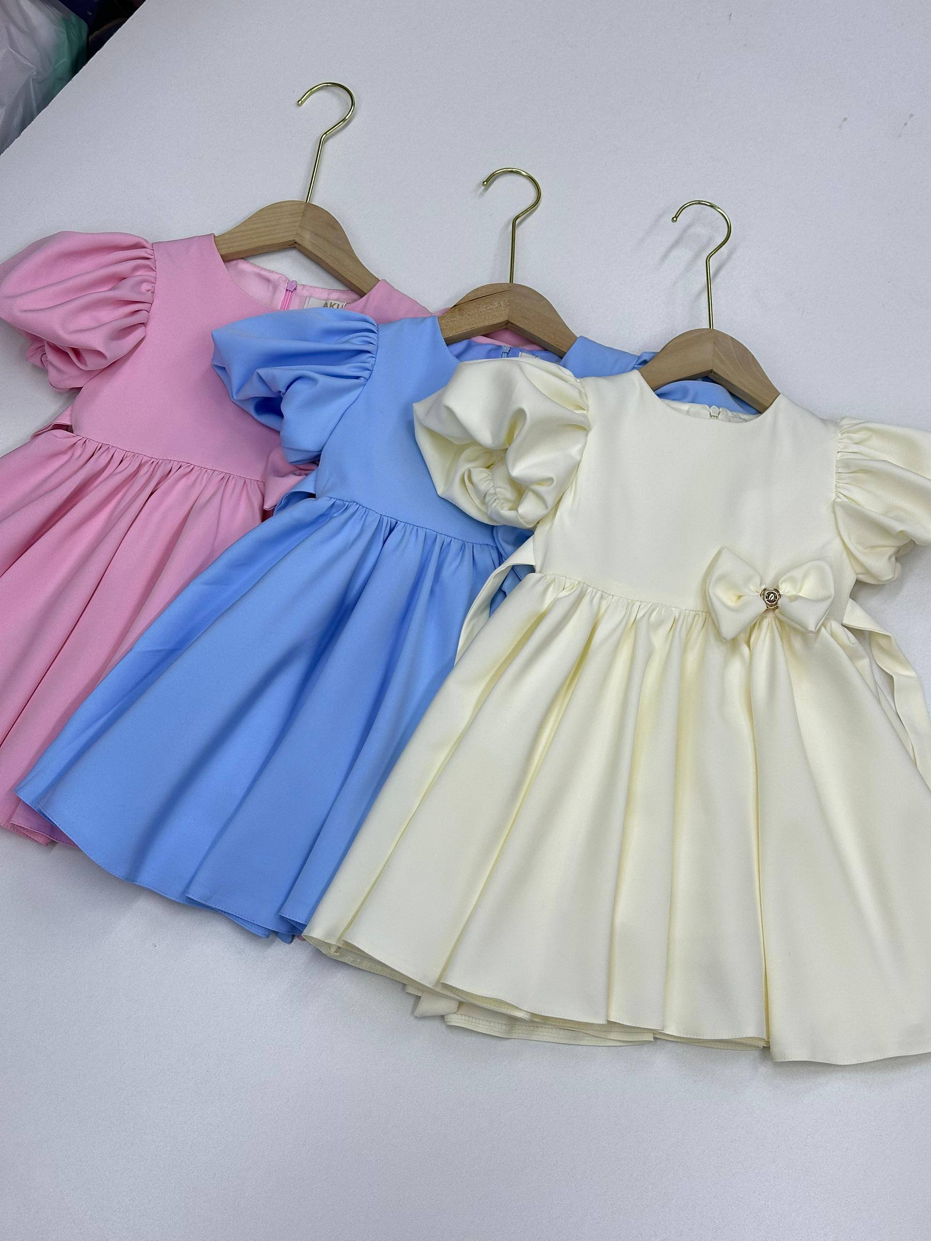 НАРЯДНЫЕ ПЛАТЬЯ С БАНТИКОМ 🎀 
Красивые и элегантные пла...