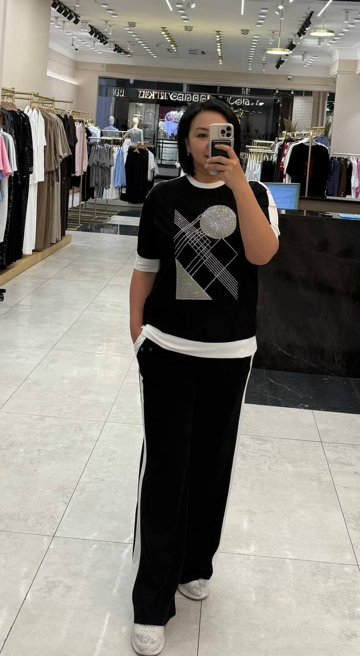Размеры: XL/XXL
Цена: 3000 сом