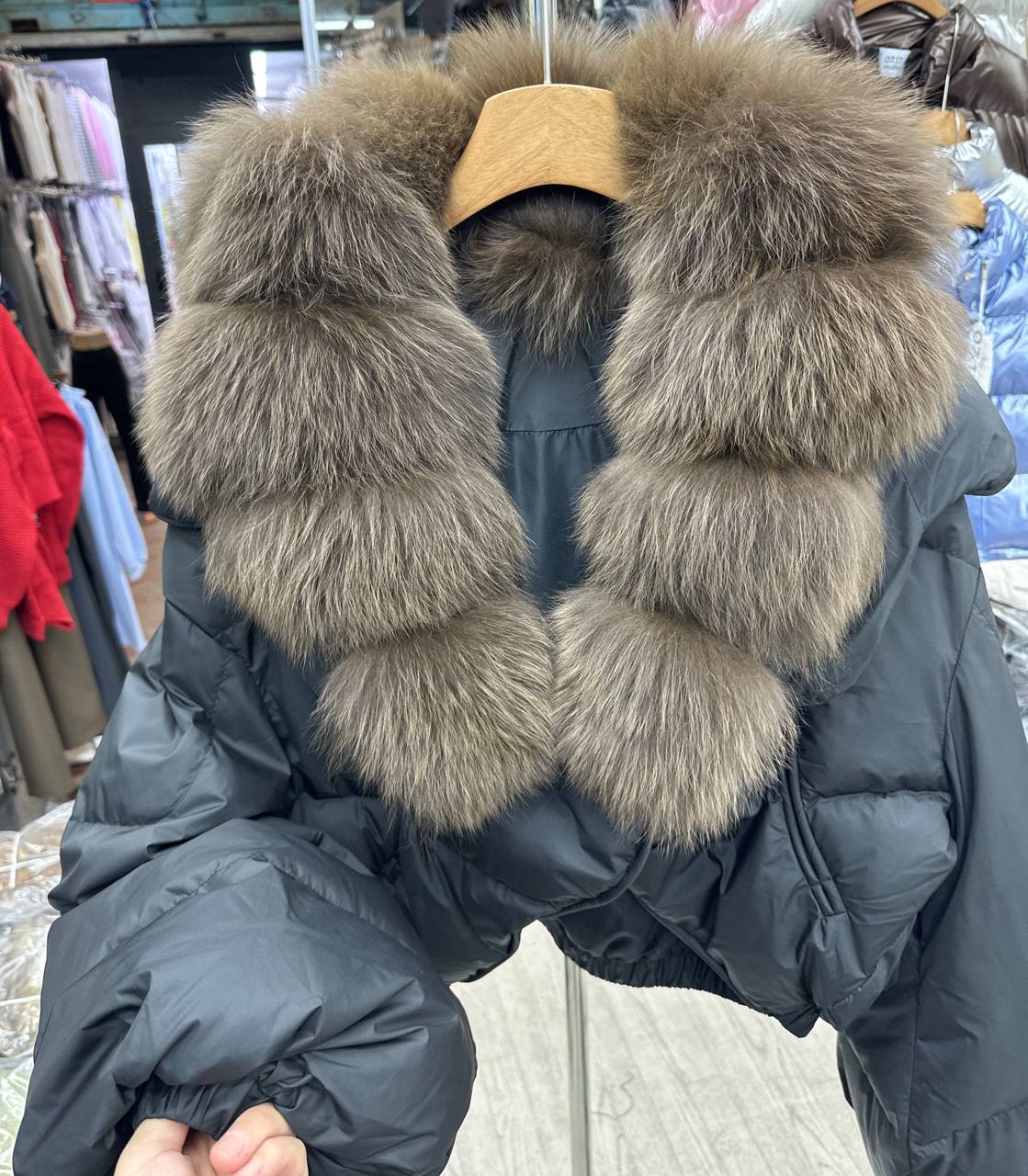 Ньююю