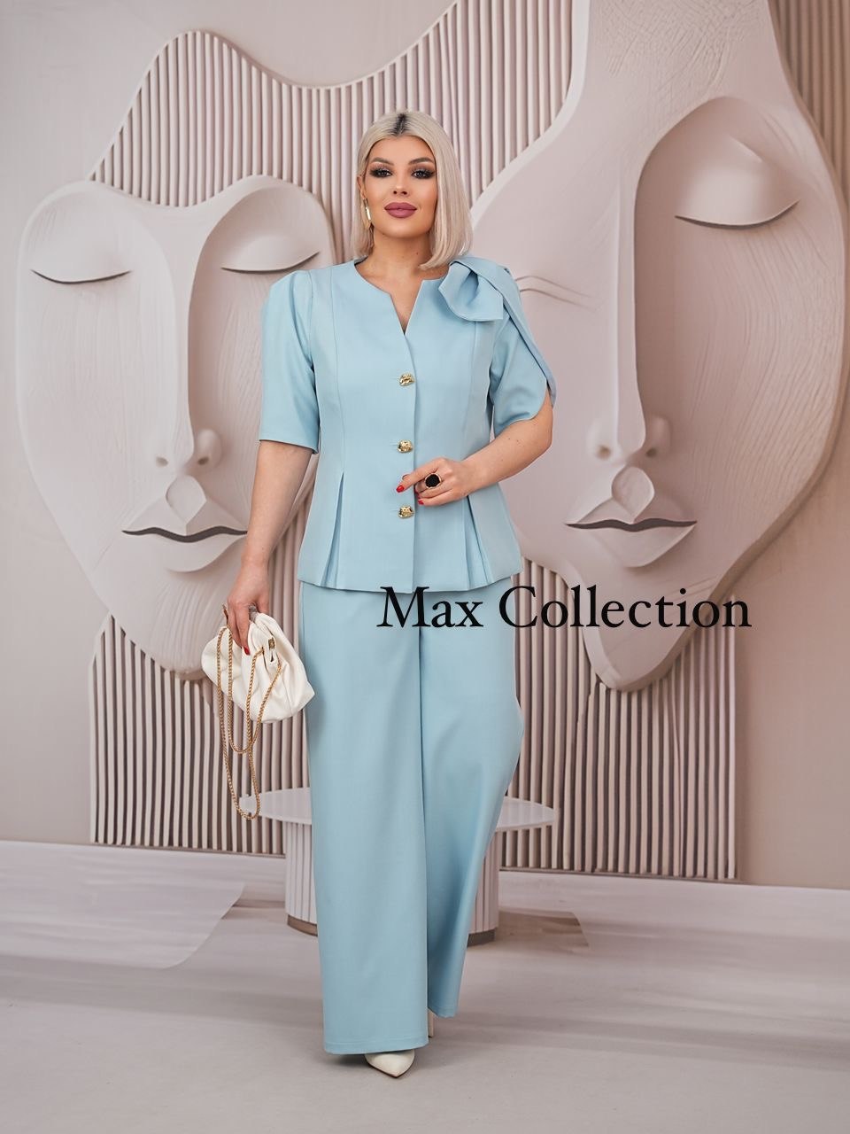 2-ка Большой Бант 🎀 
Ткань: Рим
48-54 р
Цена 2300 сом