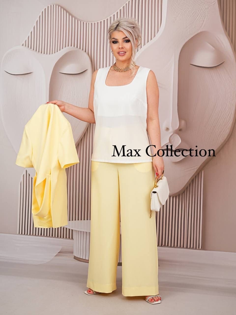 3-ка короткий рукав 
Ткань: Рим
48-54 р
Цена 2650 сом