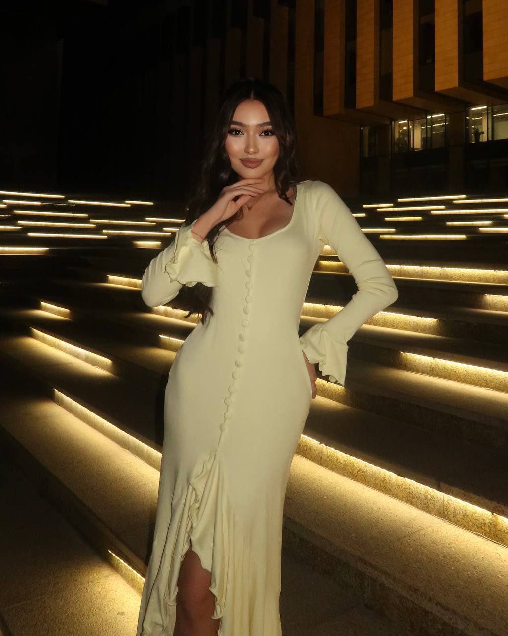 Платье с вол...