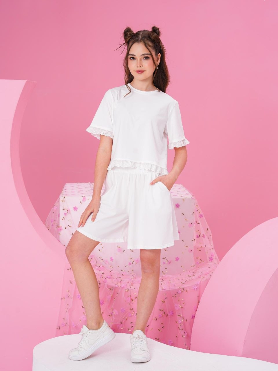 В наличии фу...