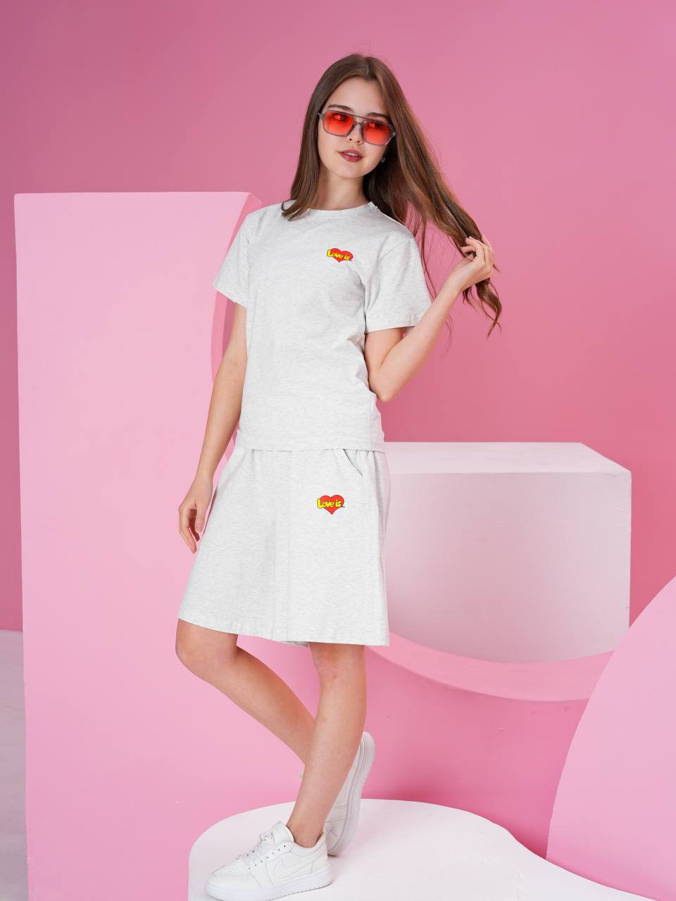 Принт в стиле Love is — который сразу цепляет эмоцией 💕