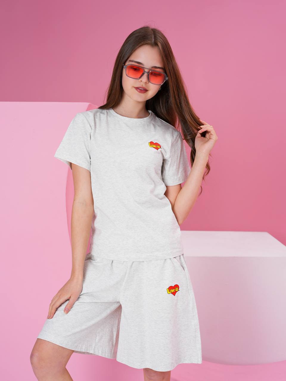 Принт в стиле Love is — который сразу цепляет эмоцией 💕
