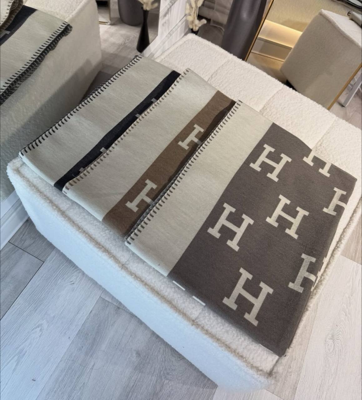 Шарфы одното...