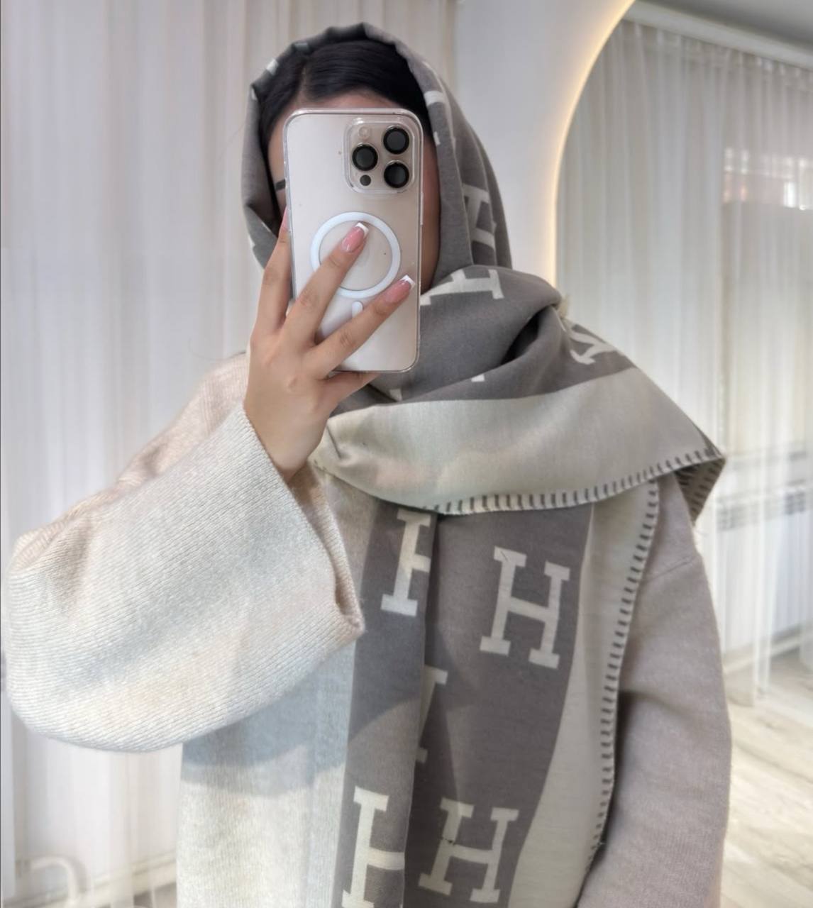 Шарфы одното...